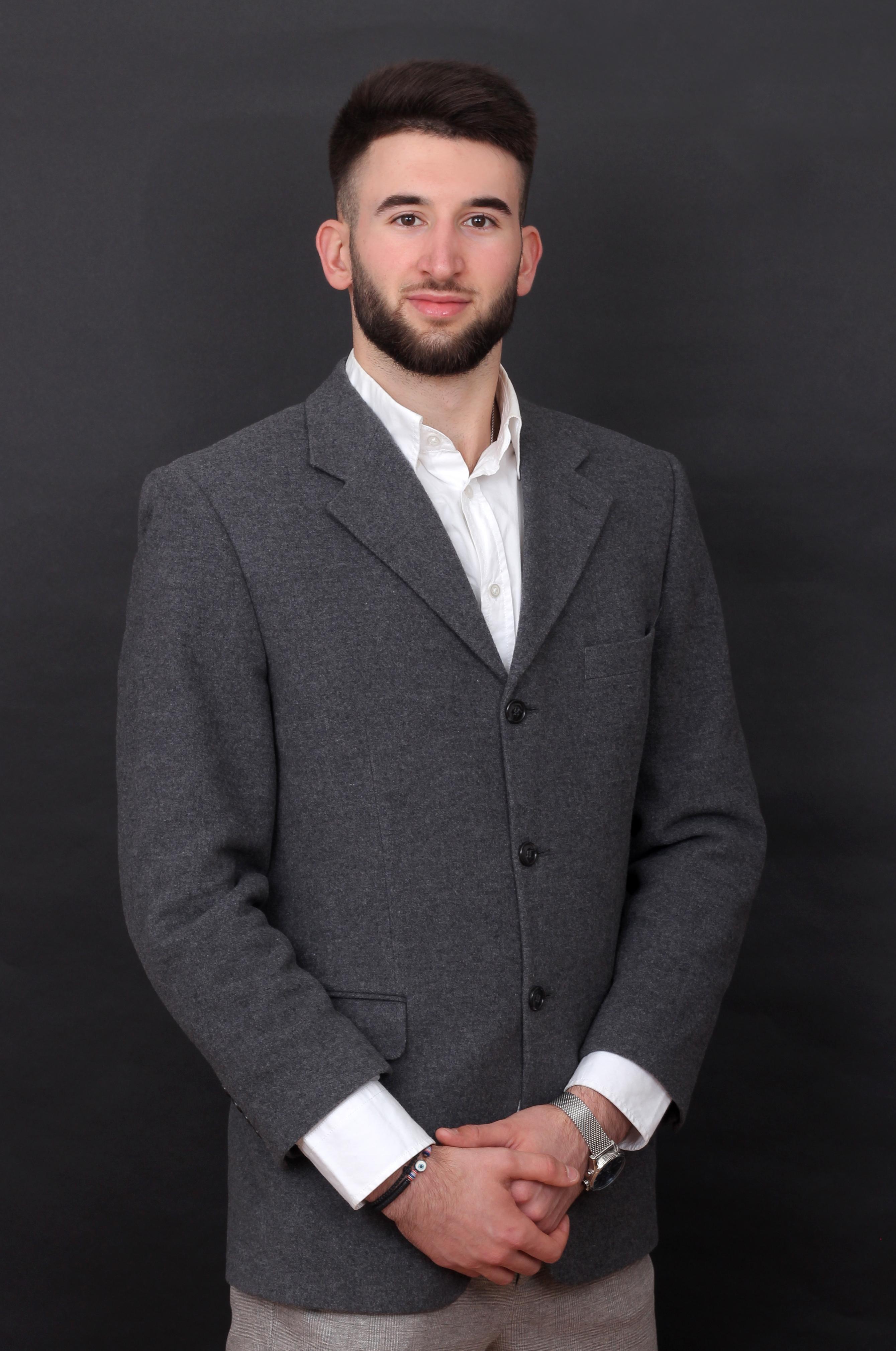 Максим Въжелиев