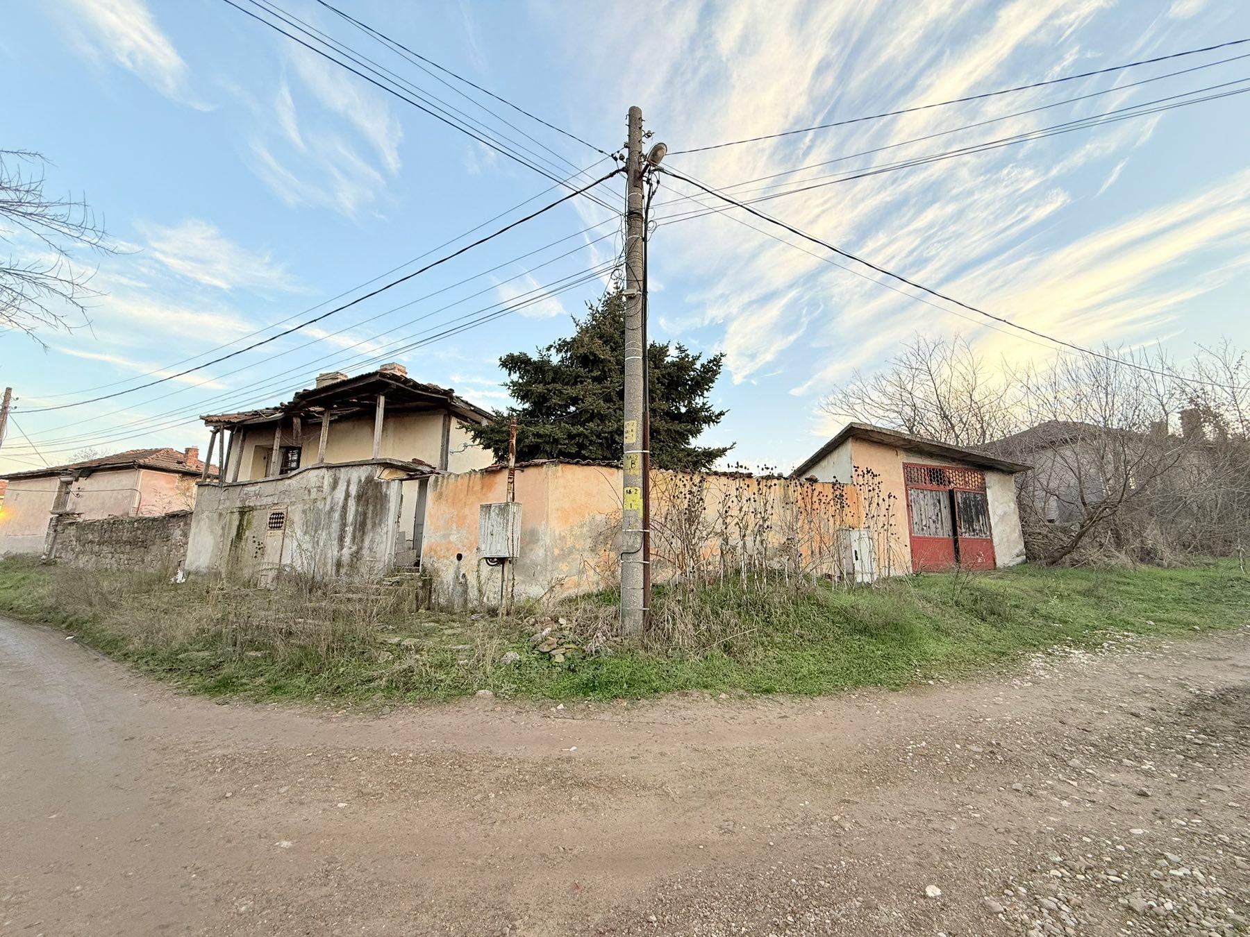 ЕКСКЛУЗИВНО! Къща за продажба - село Дълбок Извор 2